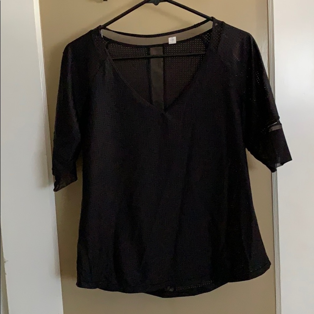 Lululemon breeze by V Neck!!